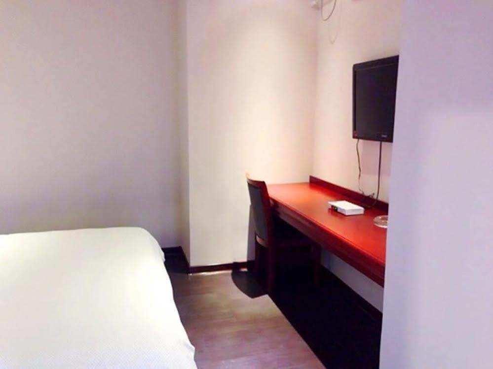 Longwang Business Hotel Liuzhou Extérieur photo