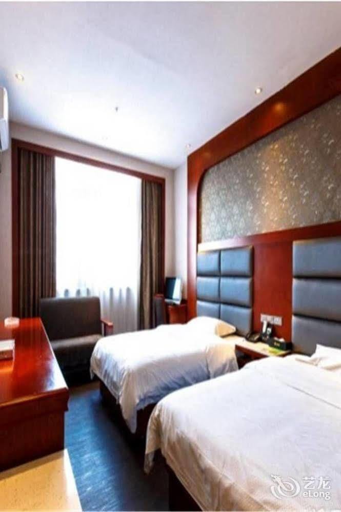 Longwang Business Hotel Liuzhou Extérieur photo