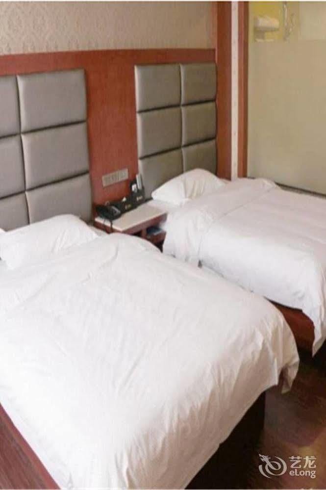 Longwang Business Hotel Liuzhou Extérieur photo