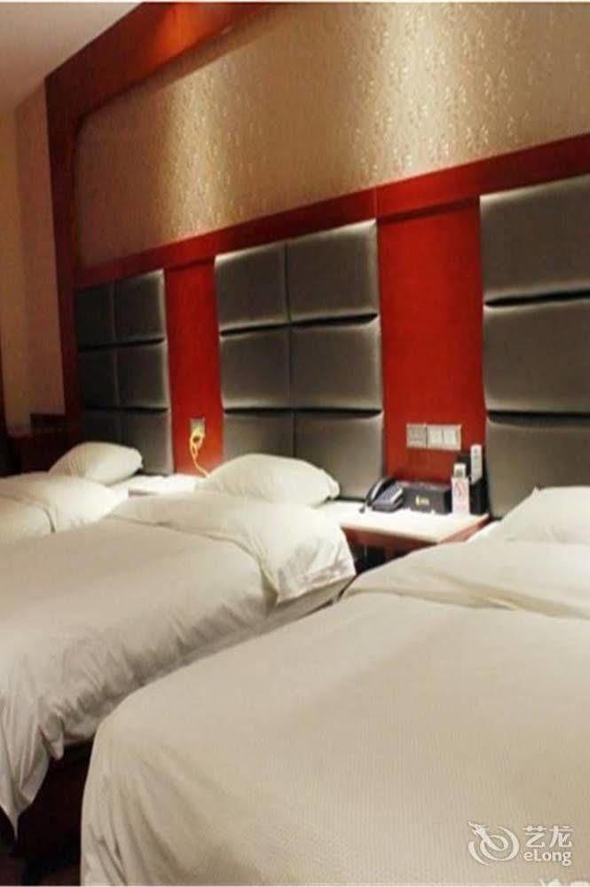 Longwang Business Hotel Liuzhou Extérieur photo