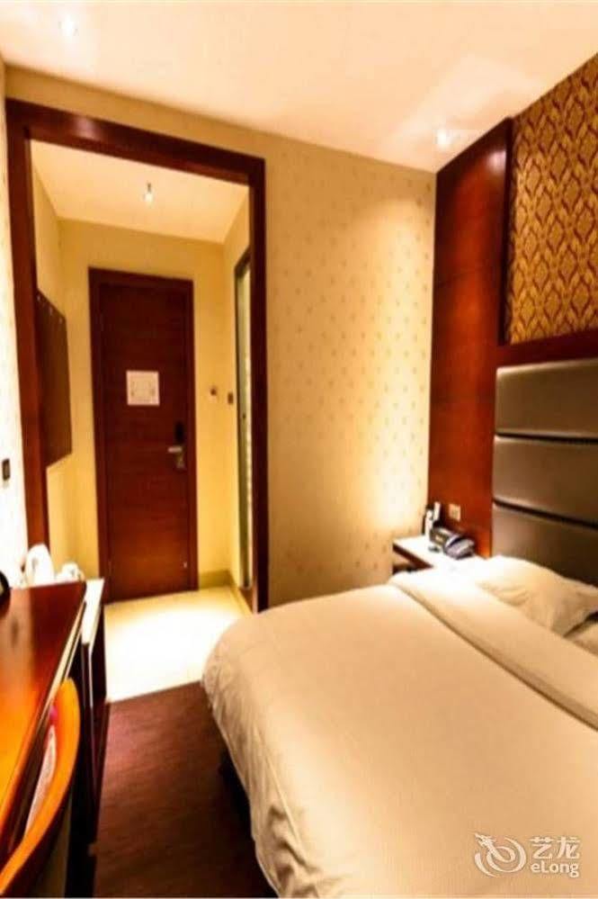 Longwang Business Hotel Liuzhou Extérieur photo